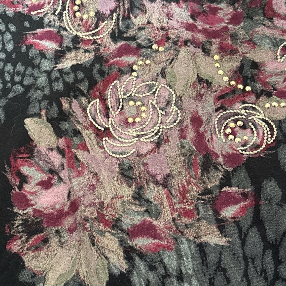 Laura Scott Top - Picture 5 of 5